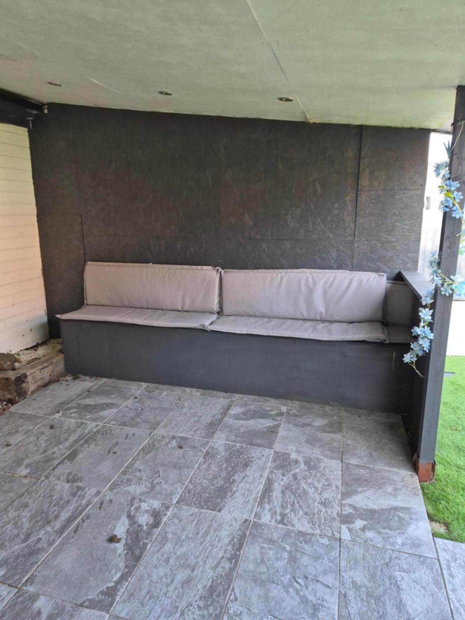 Accomadation Wrexham Exteriér fotografie
